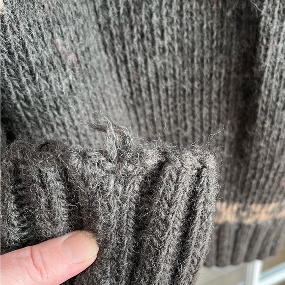 American Eagle Sweater/Pullover XL - Picture 6 of 6